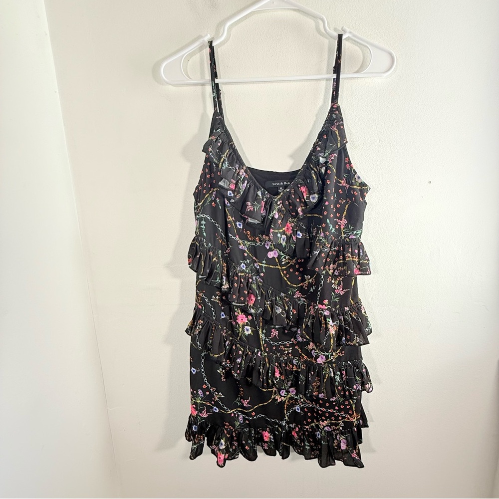 Strut & Bolt Black Floral & Chain Ruffle V Neck Mini Dress Medium